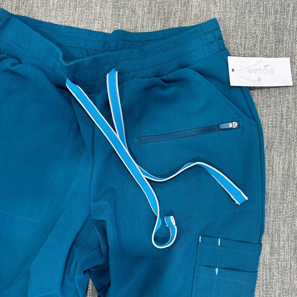 NWT Dolan Women’s 8 Pocket Jogger Pants Medical Scrubs - Size Xxs - Picture 3 of 5